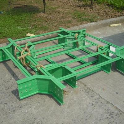 河北鼎天厂家供应玻璃钢桥架 电缆桥架复合环氧树脂桥架型号多种欢迎来电咨询